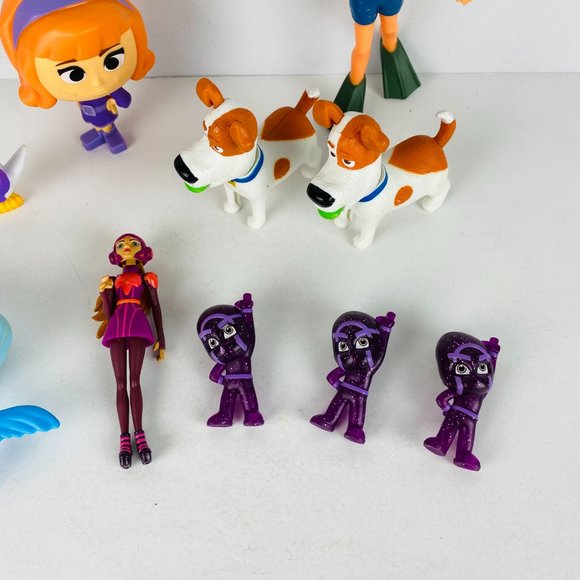 Lot of Toy Figures Scooby Disney Secret Life of Pets Luca Pretend Play Figures - Picture 3 of 6
